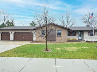 1905 W Memorial Dr, Janesville, WI 53548