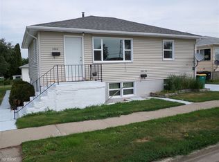 1402 1/2 Spaulding Ave, Bismarck, ND 58501