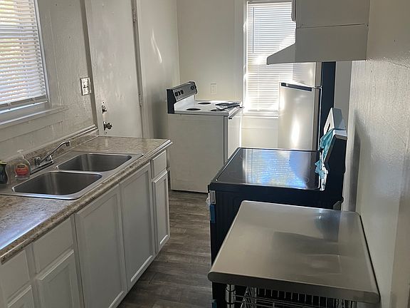 5th image of 521 28th Ave S