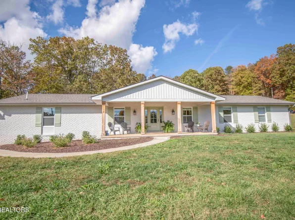 2130 Cusick Cir, Lenoir City, TN 37772