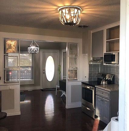 2nd image of 309 W 31st St