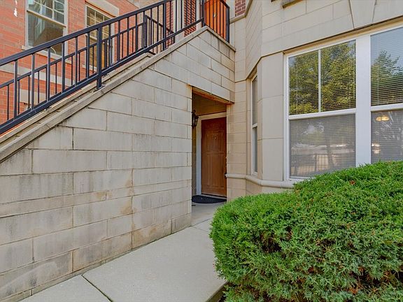 3rd image of 4026 S Oakenwald Ave #1