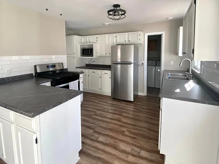 48 Briar Ln — Photo 3