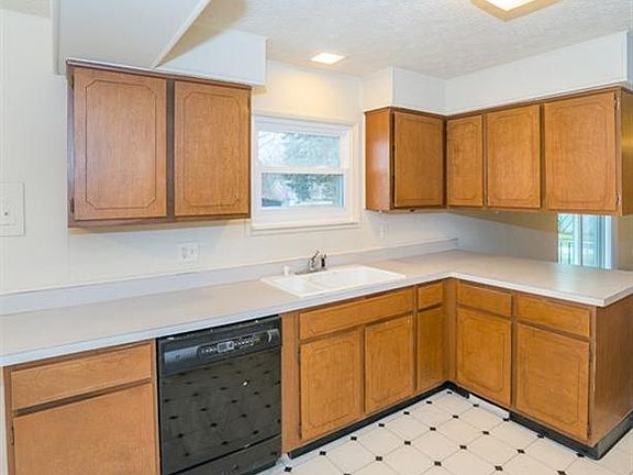 2nd image of 6477 Gilmore St