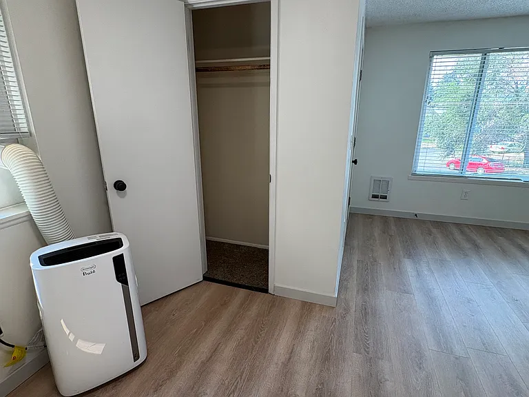 102-104 W Cora Ave #102 — Photo 6