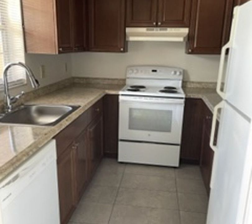 1st image of 220 Henthorne Dr #C07