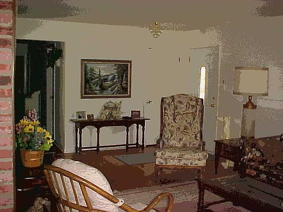 3rd image of 1405 E Dogwood Ln