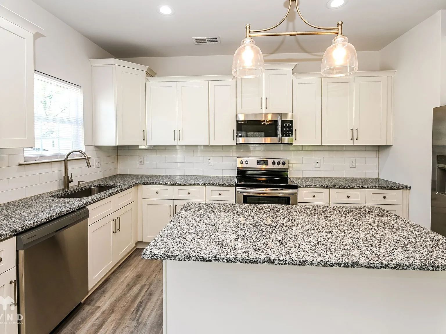 3 bed, 3.0 bath, 1431 sqft, $1,981 — Photo 4