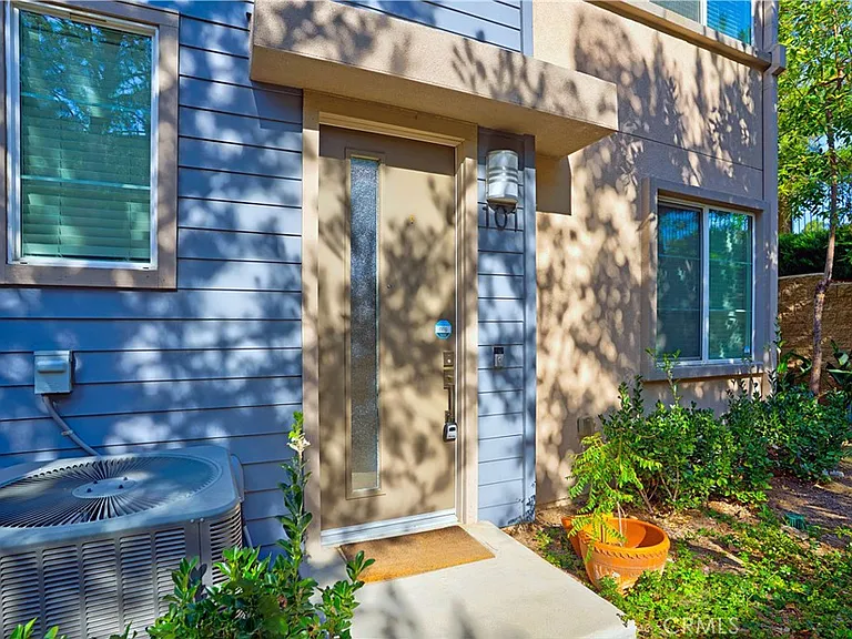 609 Savi Dr #101 — Photo 1