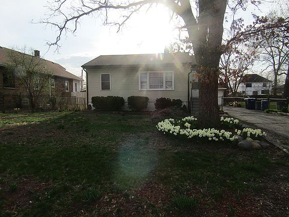 3rd image of 11246 S Worth Ave