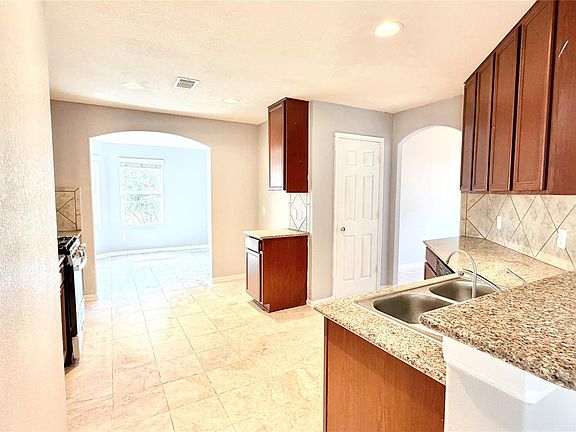 5th image of 2102 Indian Clearing Trl