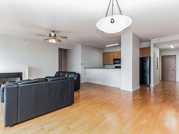 4th image of 233 E 13th St APT 1607