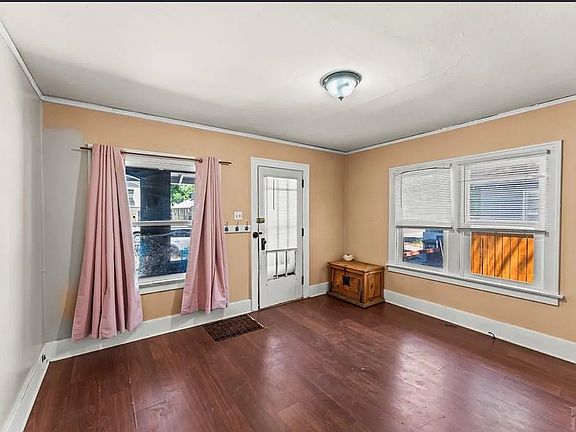 2nd image of 832 Berkley Ave #832