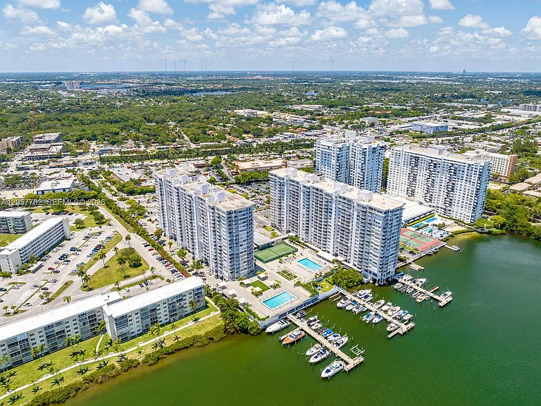 18071 Biscayne Blvd #603 — Photo 30