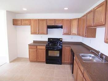 5th image of 7 Crestmont Ct
