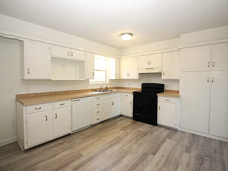 3314 S All Hallows Ave — Photo 9