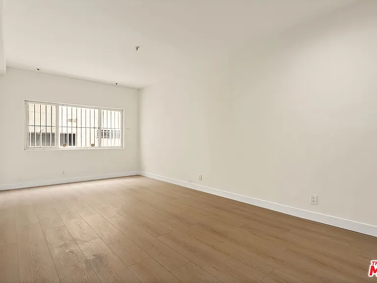 1315 S Saltair Ave #203 — Photo 13