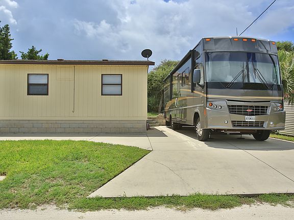 5th image of 824 E 26th Ave
