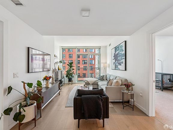 5th image of 1000 3rd St Unit 914
