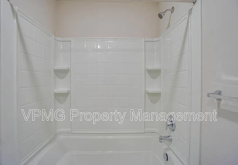 2628 NE 117th Pl — Photo 22