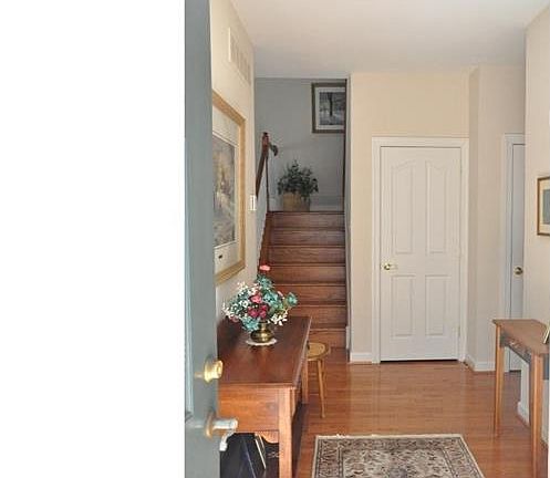 4th image of 617 Beaver Falls Pl