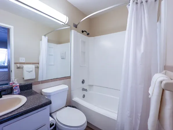 Venture on Country Club, 1410 S Country Club Dr, Mesa, AZ 85210