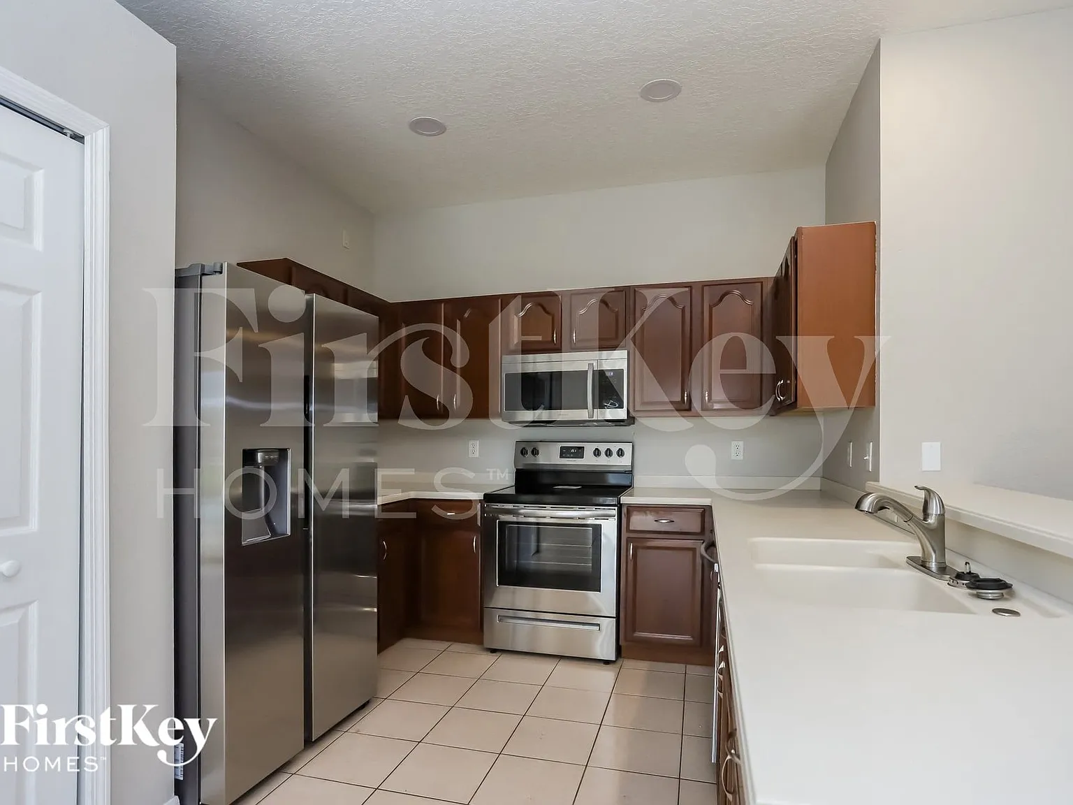 3 bed, 2.0 bath, 1462 sqft, $2,180 — Photo 4