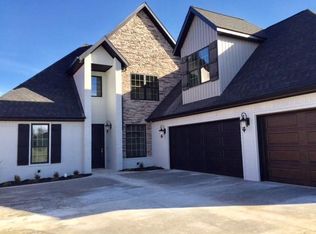 1725 W Madison Dr, Rogers, AR 72758