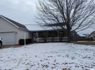 1400 W Cloverdale Rd, Chillicothe, IL 61523