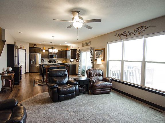 3rd image of 2814 Arbors Dr