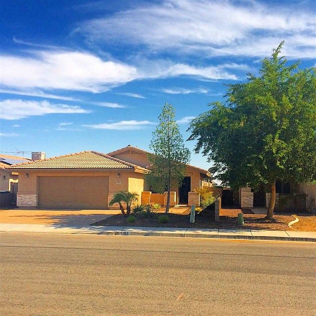 1st image of 6581 E 33rd Ln