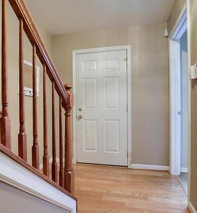 3rd image of 276 Kentshire Dr
