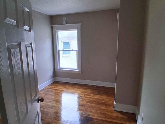 4th image of 804 College Ave NE #804
