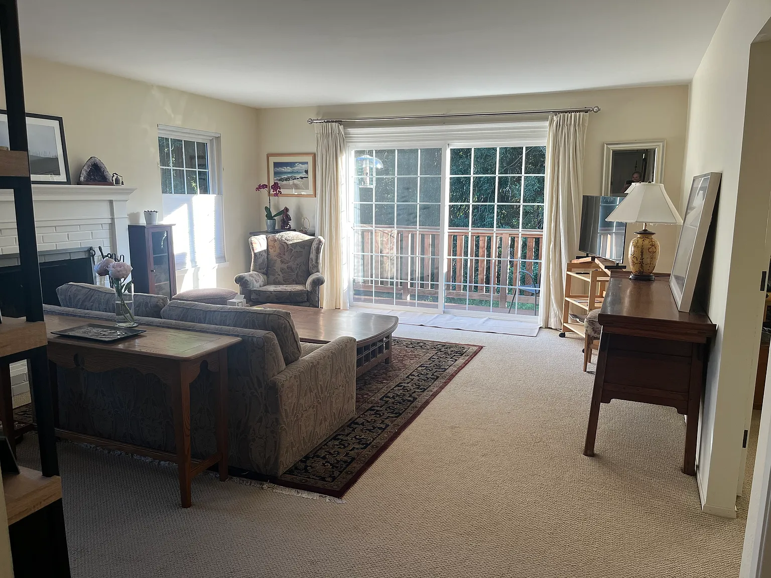 2 bed, 1200 sqft, $5,300 — Photo 2