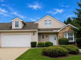156 Stonecreek Dr, Cleveland, OH 44143
