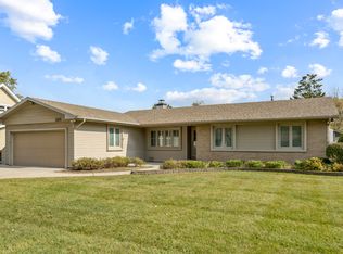 110 Essex Rd, Elk Grove Village, IL 60007