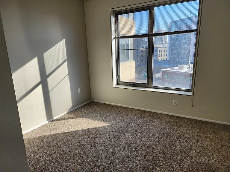 201 W Fulton St — Photo 51