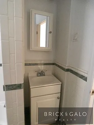 Rented by BRICK & GALO REALTY CORP | media 29