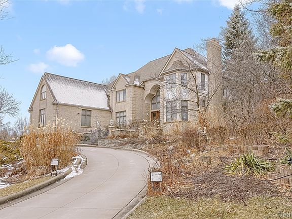 3rd image of 1721 Archers Pointe