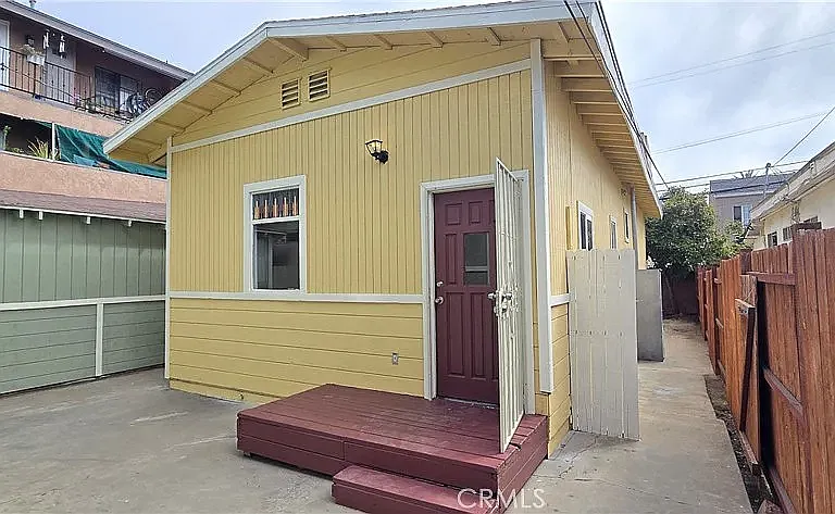 1060 Cherry Ave #A — Photo 1