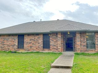 1912 Avignon Ct, Carrollton, TX 75007