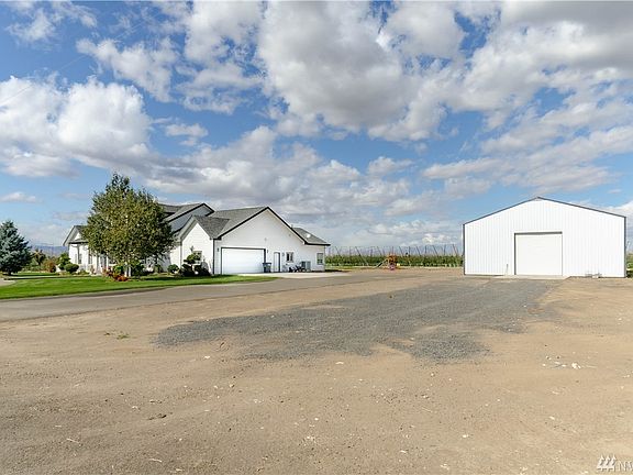 4th image of 17576 Road 4 NW