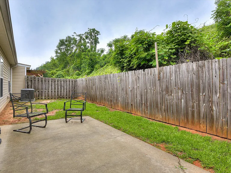 147 Portofino Ln SW — Photo 23