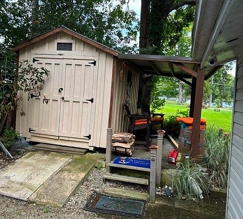 3rd image of 11692 Oakwood Rd