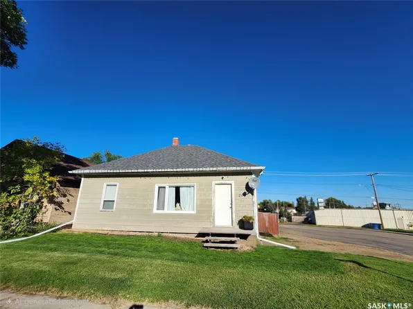 201 1st Street S, Cabri, SK S0N 0J0