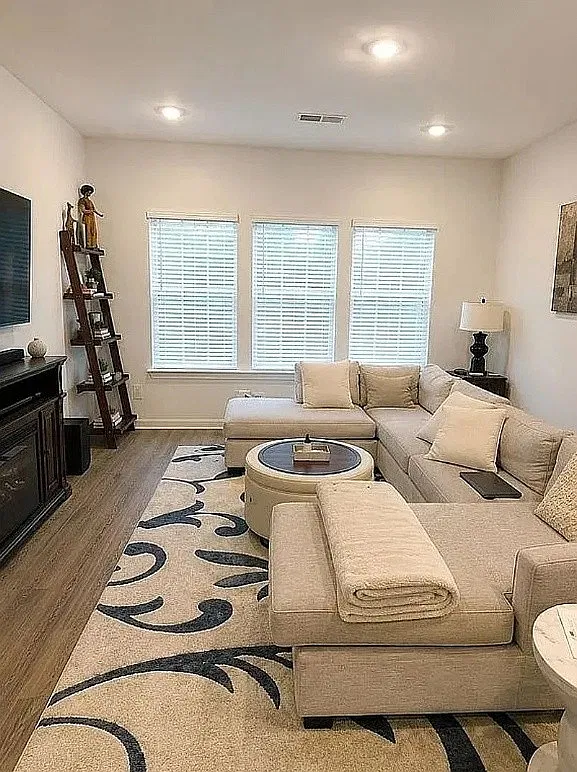 4 bed, 2768 sqft, $2,750 — Photo 4
