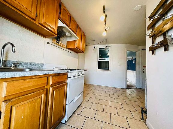 3rd image of 639 Union St #4LL