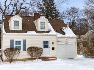 104 Sunset Dr, Rochester, NY 14618