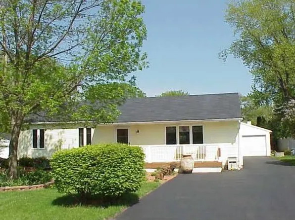 25179 W Lincoln Dr, Lake Villa, IL 60046