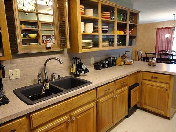 5th image of 2551 SE 192nd St